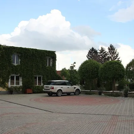 Hangya Panzio Es Etterem