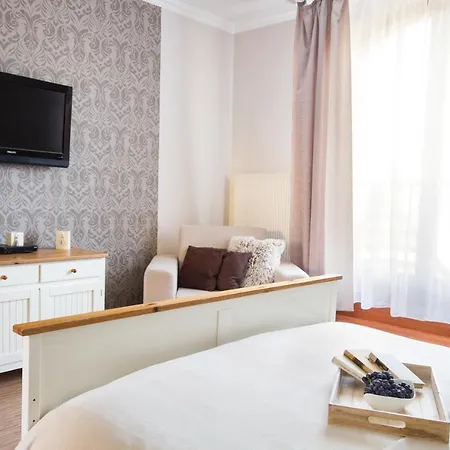 Hangya Panzió és étterem Maison d'hôtes 2*